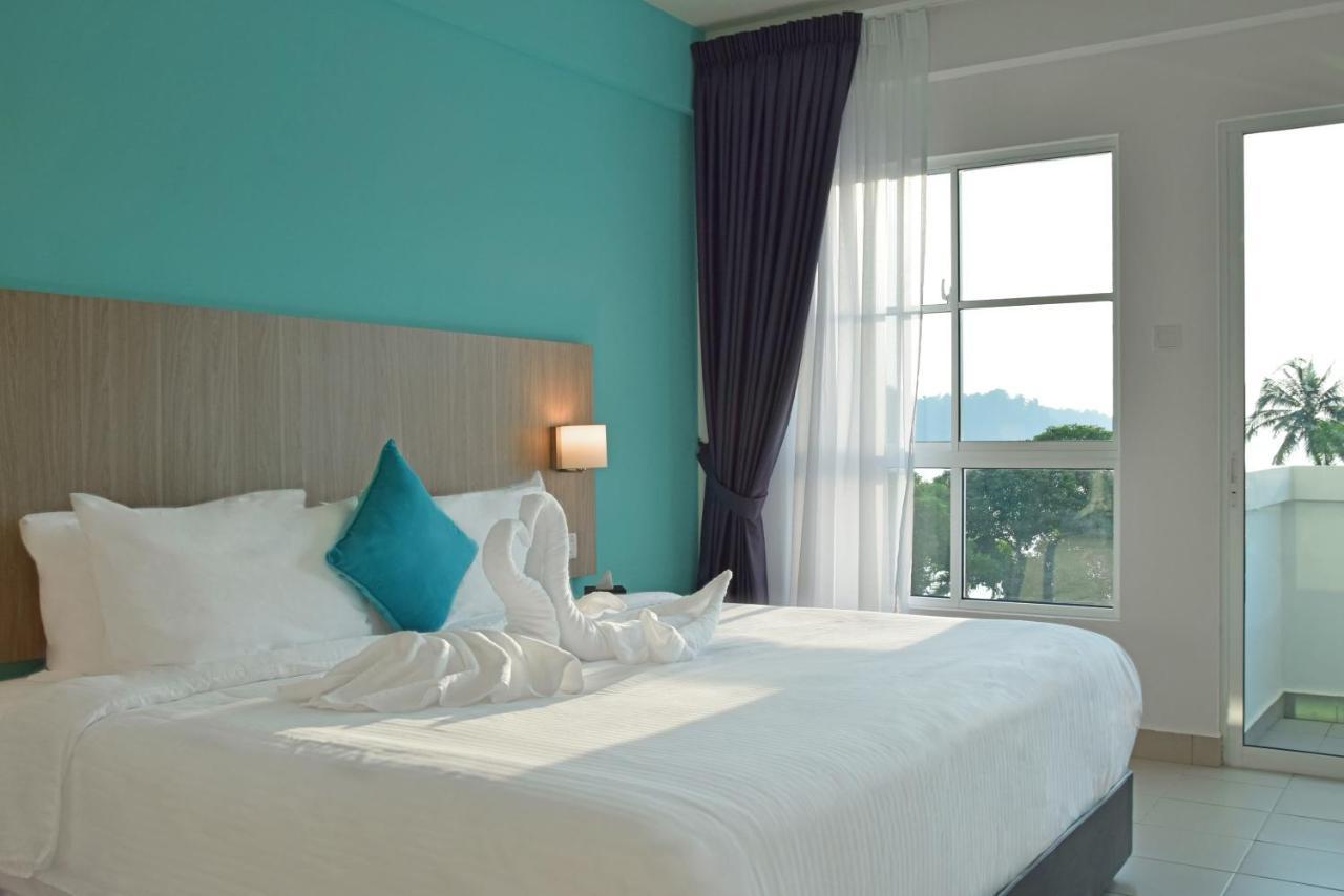 Avi Pangkor Beach Resort Kampong Pasir Bogak Extérieur photo