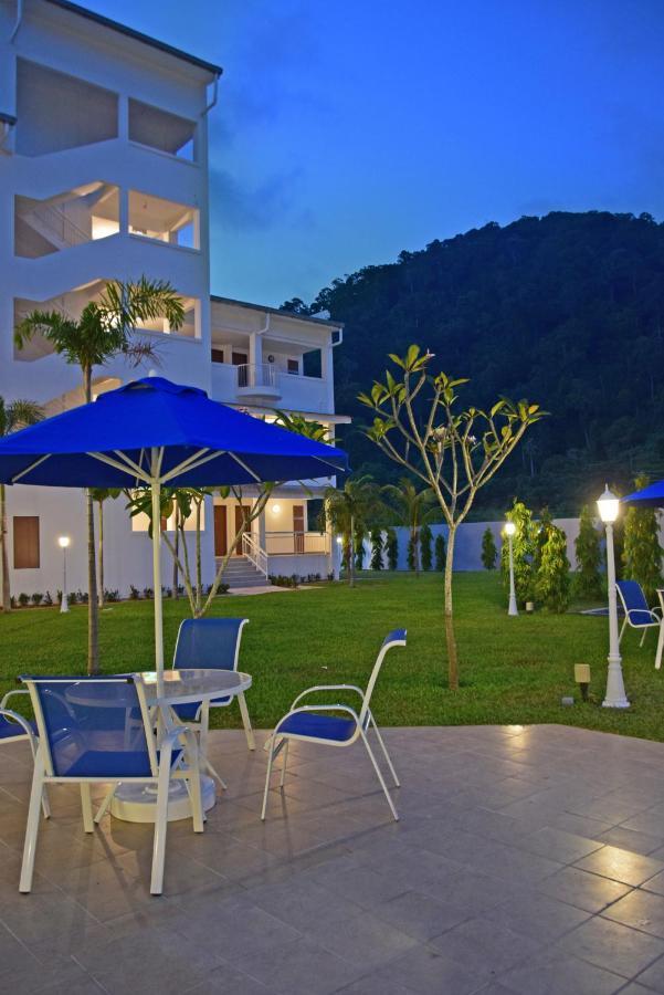 Avi Pangkor Beach Resort Kampong Pasir Bogak Extérieur photo